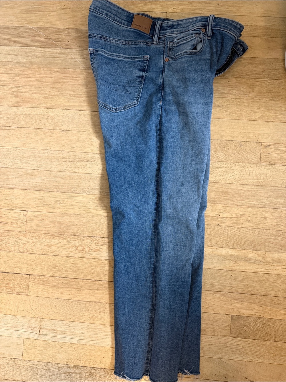 American Eagle Outfitters Women’s Blue High-Rise Kick Boot Crop  Jeans-
